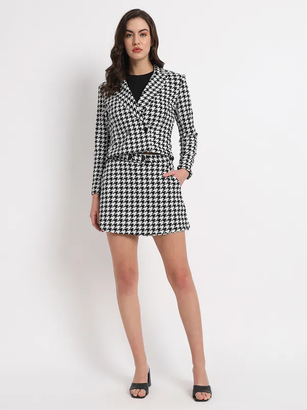 Black_Polyester_Coat_For_Women