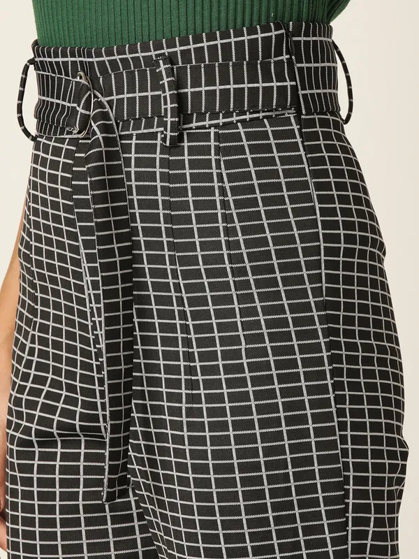 Zastraa_Women_Checked_Smart_Slim_Fit_High-Rise_Trousers
