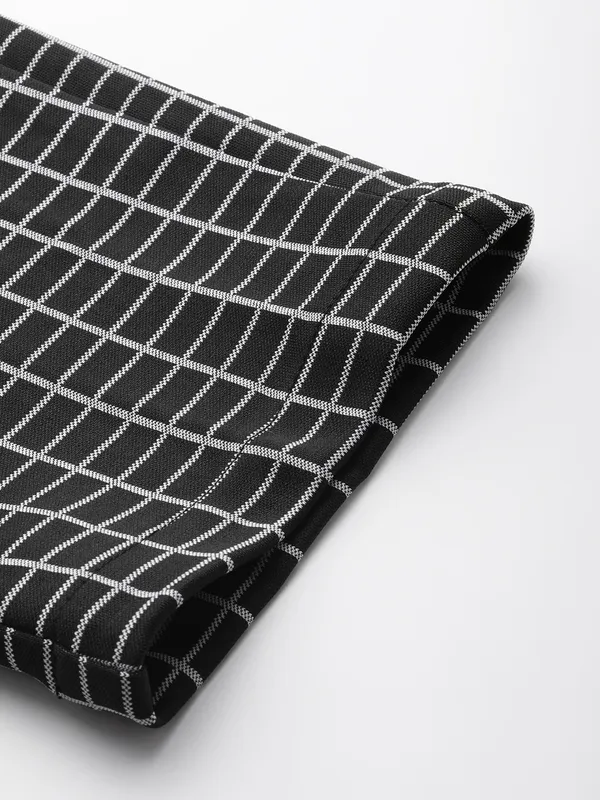 Zastraa_Women_Checked_Smart_Slim_Fit_High-Rise_Trousers