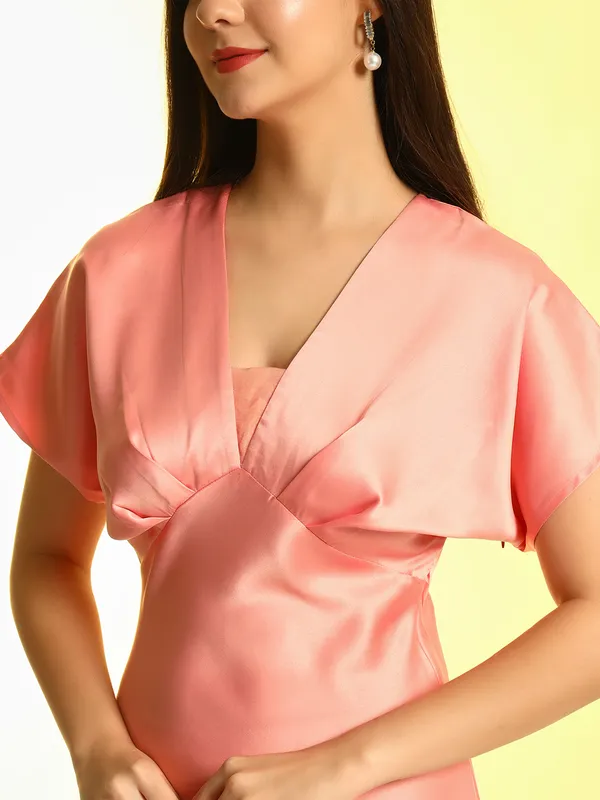 Satin_Maxi_Dress_with_Extended_Shoulders