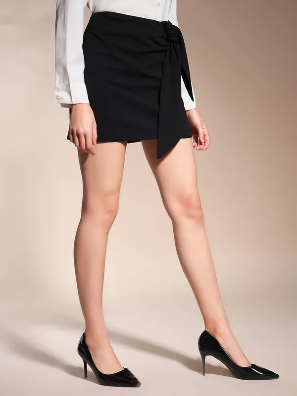 Zastraa_Black_Scuba_Skorts_with_Bow
