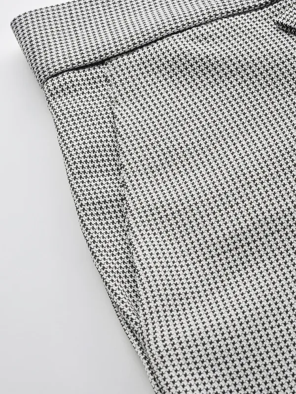Zastraa_Women_Checked_Smart_High-Rise_Easy_Wash_Trousers