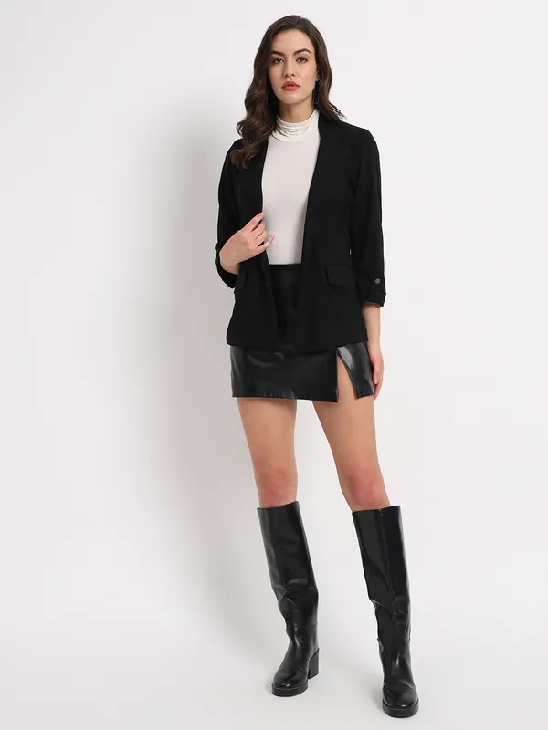 Zastraa_Black_Straight_Front_Slit_Mini_Skorts
