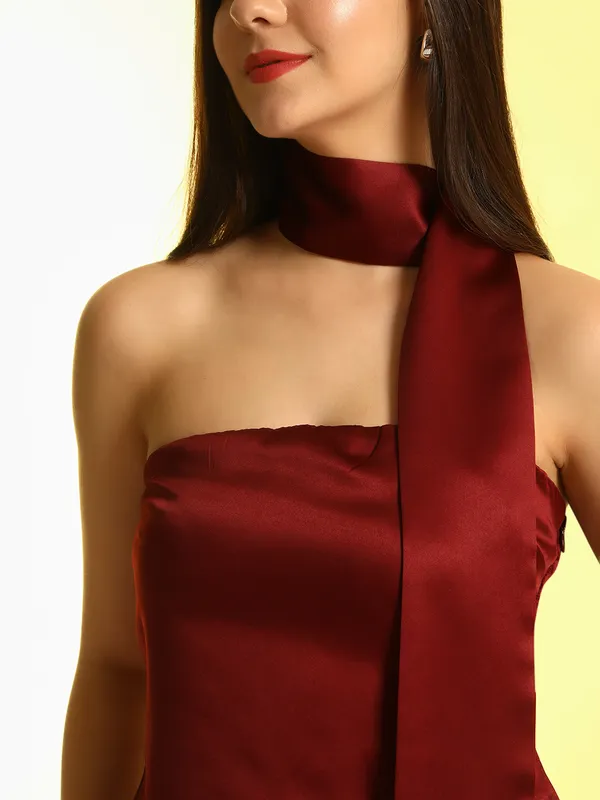 DRAPED_SATIN_TOP_WITH_SCARF