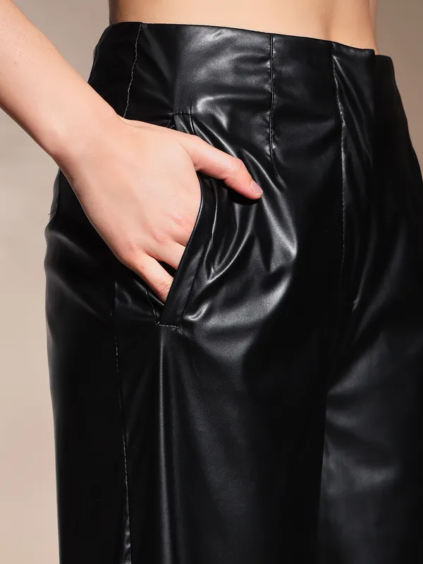 Zastraa_PU_Black_High_Waist_Culotte_Trouser