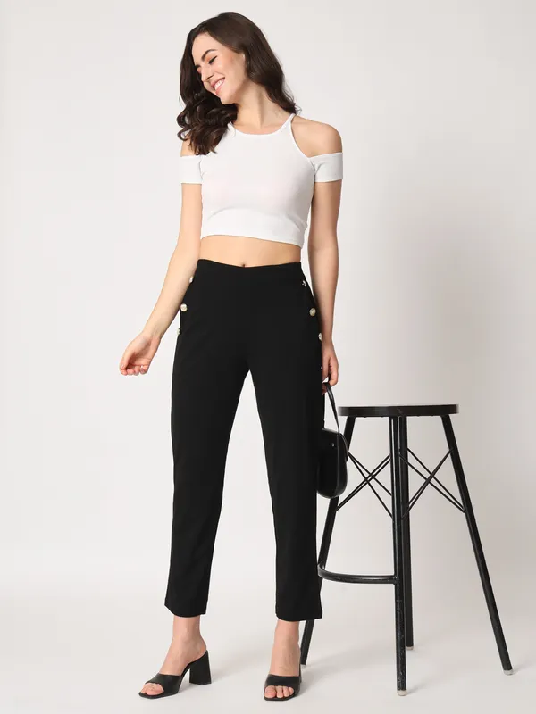 Zastraa_Women_Black_Peg_Leg_Slim_Fit_High-Rise_Cropped_Trousers