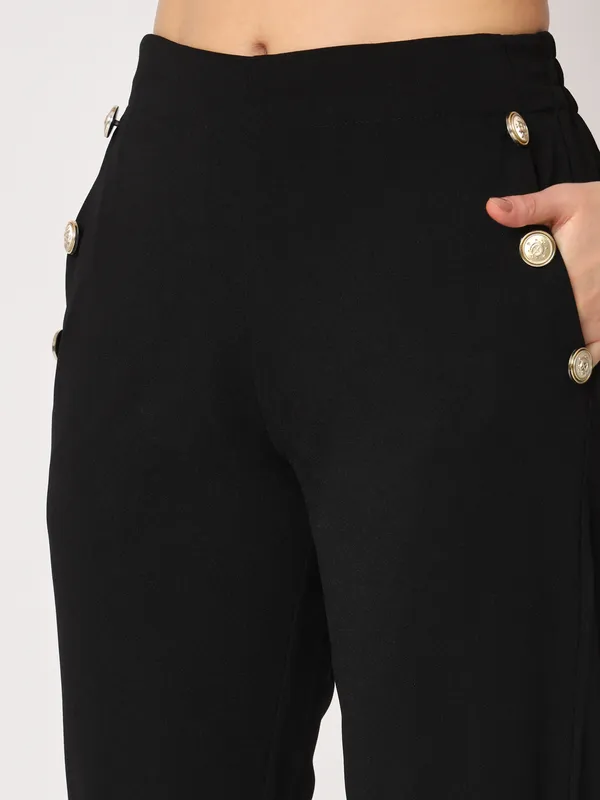Zastraa_Women_Black_Peg_Leg_Slim_Fit_High-Rise_Cropped_Trousers