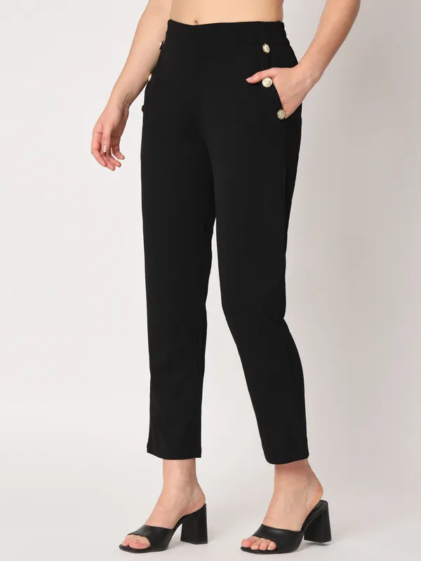 Zastraa_Women_Black_Peg_Leg_Slim_Fit_High-Rise_Cropped_Trousers