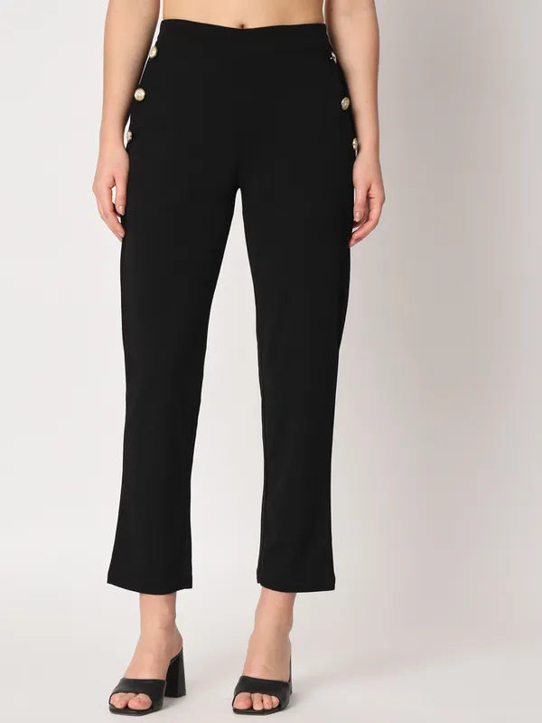 Zastraa_Women_Black_Peg_Leg_Slim_Fit_High-Rise_Cropped_Trousers