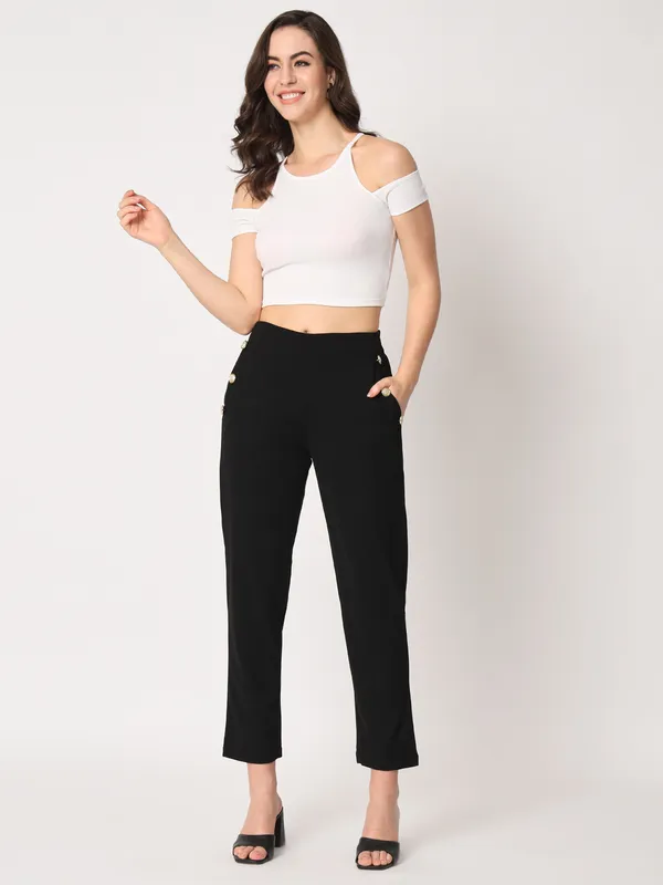 Zastraa_Women_Black_Peg_Leg_Slim_Fit_High-Rise_Cropped_Trousers