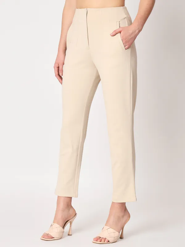 Zastraa_Women_Beige_Urban_Slim_Slim_Fit_High-Rise_Cropped_Trousers