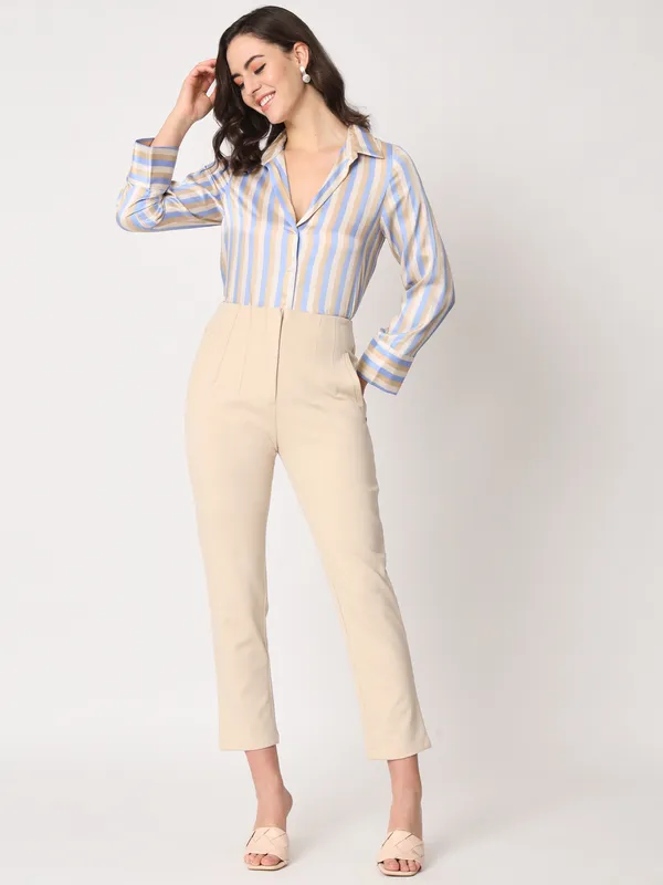 Zastraa_Women_Beige_Urban_Slim_Slim_Fit_High-Rise_Cropped_Trousers