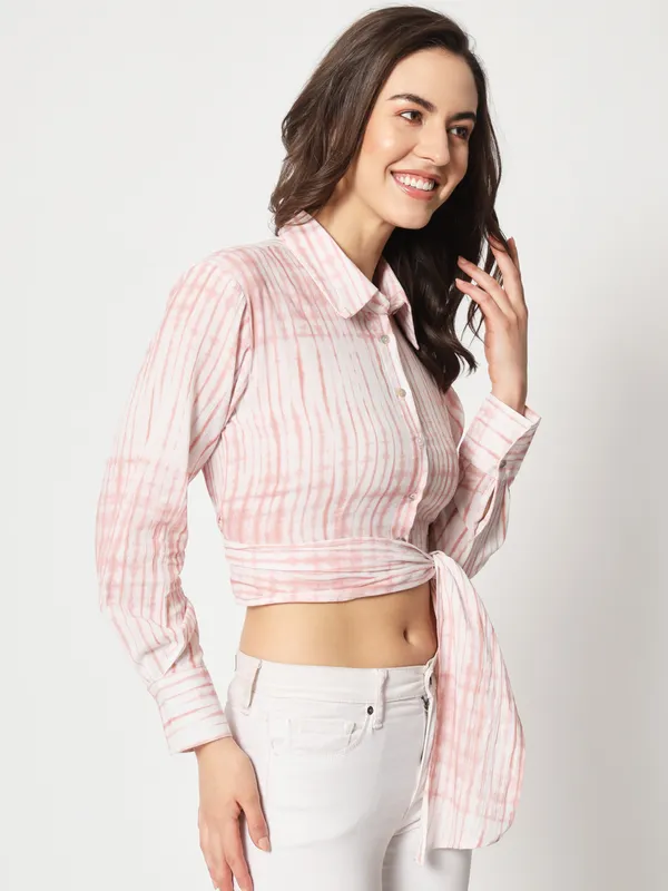 Zastraa_Off_White_Modern_Slim_Fit_Striped_Casual_Shirt