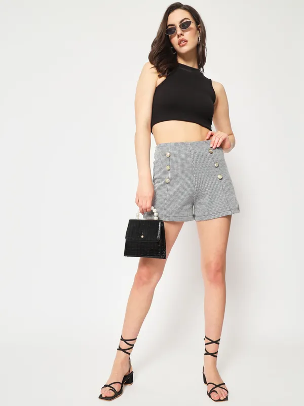 Zastraa_Women_Black_&_White_Checked_Slim_Fit_High-Rise_Shorts