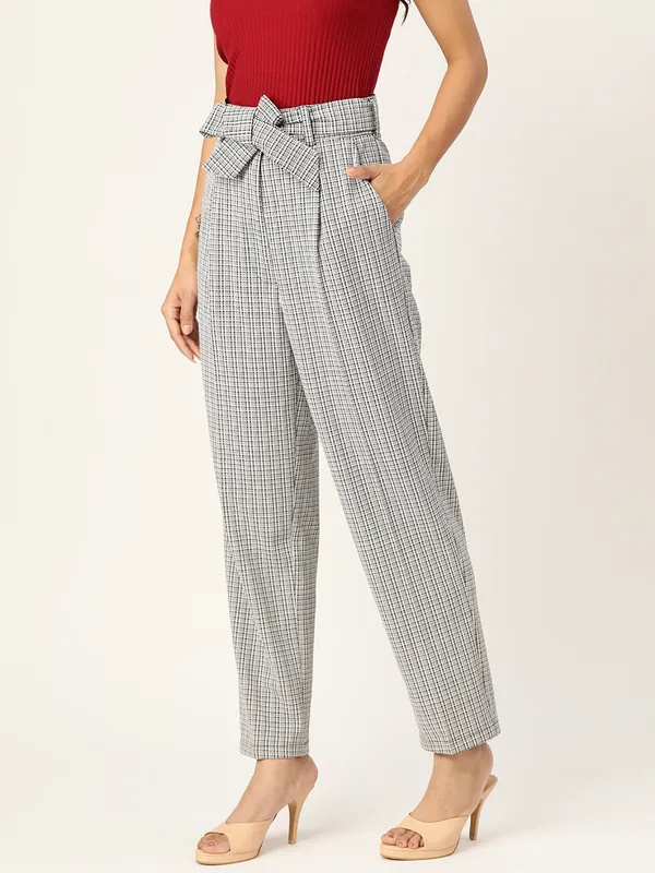 Zastraa_Women_Checked_Smart_Tapered_Fit_High-Rise_Pleated_Trousers