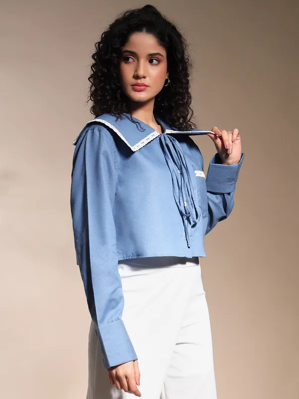 ZASTRAA_WOMEN_BLUE_CROP_PETER_PAN_COLLAR_SHIRT