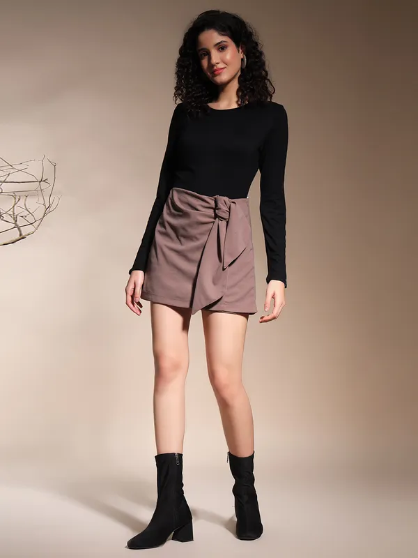 Zastraa_Brown_Mouse_Scuba_Skorts_with_Bow