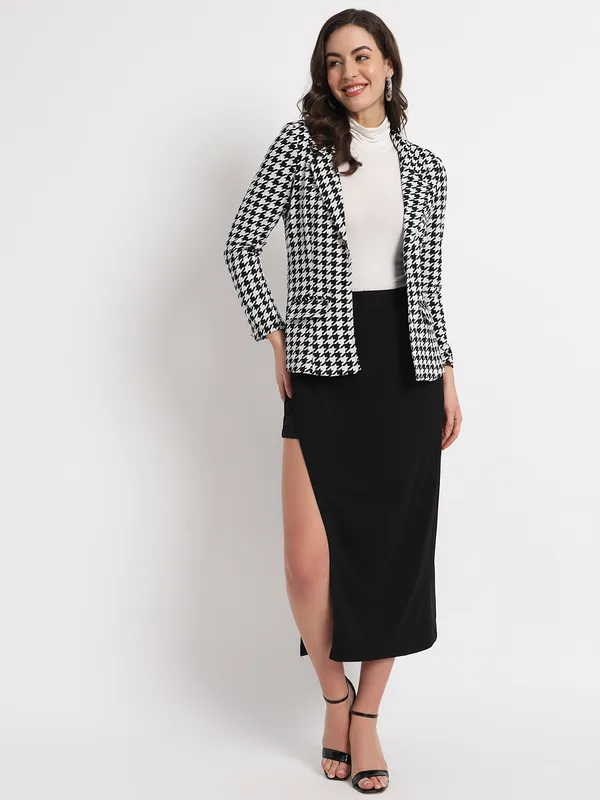 Zastraa_Side_Slit_Straight_Midi_Skirt_With_Attached_Shorts