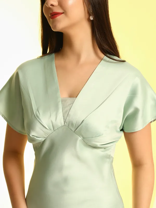 Satin_Maxi_Dress_with_Extended_Shoulders