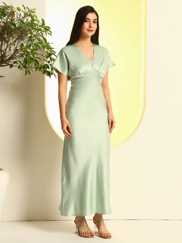 Satin_Maxi_Dress_with_Extended_Shoulders