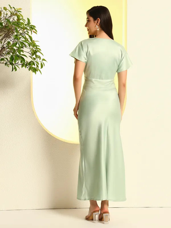 Satin_Maxi_Dress_with_Extended_Shoulders