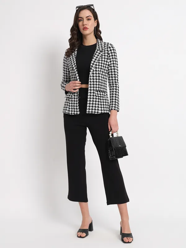 Black_Polyester_Coat_For_Women
