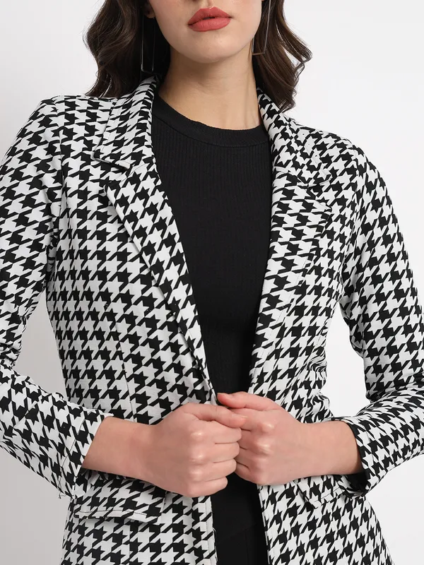 Black_Polyester_Coat_For_Women
