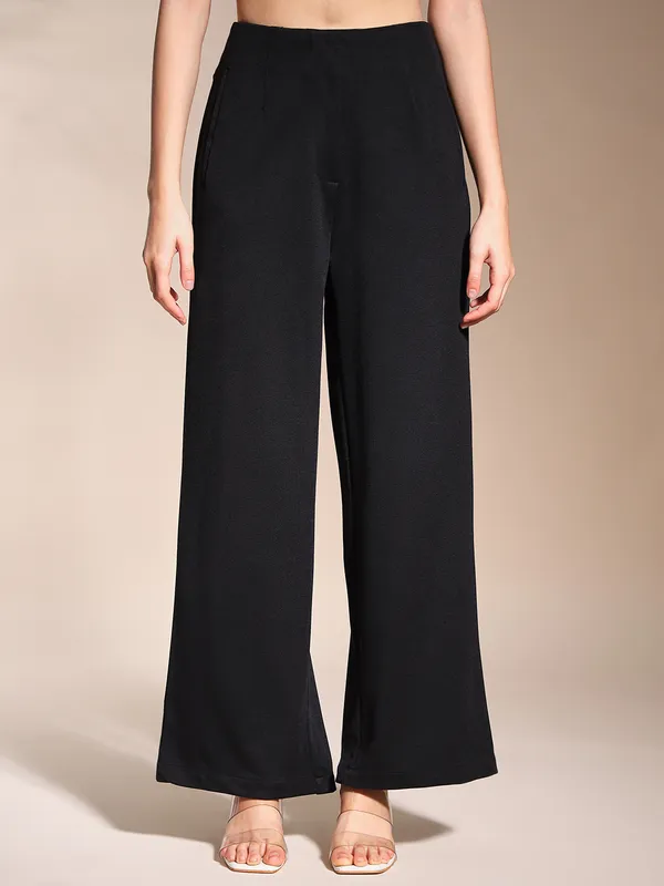Zastraa_Black_High_Waist_Culotte_Trouser