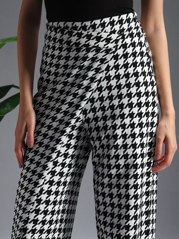 Zastraa_Wrap_Up_Houndstooth_Printed_Wide_Leg_Korean_Pants