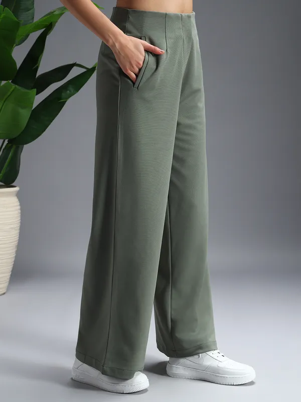 Zastraa_Off-White_High_Waist_Culotte_Trouser