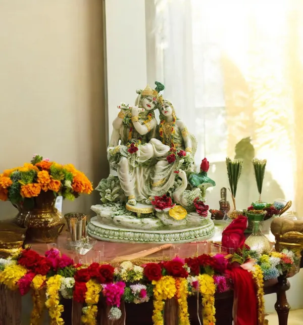 Pack_of_1_Piece_Polyresin_Green_Radha_Krishna_Statu_for_Pooja_Room_and_Table_Decoration