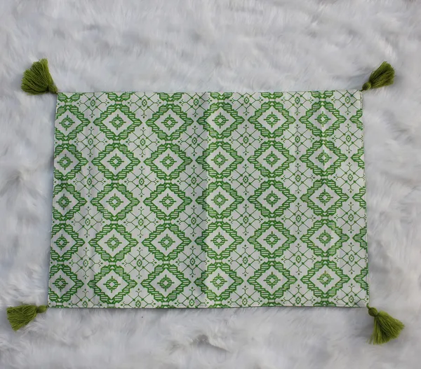 Pack_of_6_Piece_Cotton_Green_Interlocking_Diamond_Collection_Place_Mat-For_Dinning_Table,_Center_Room_and_Kitchen
