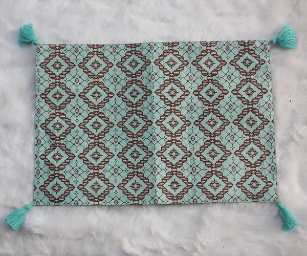 Pack_of_6_Piece_Cotton_Aqua_Interlocking_Diamond_Collection_Place_Mat-For_Dinning_Table,_Center_Room_and_Kitchen