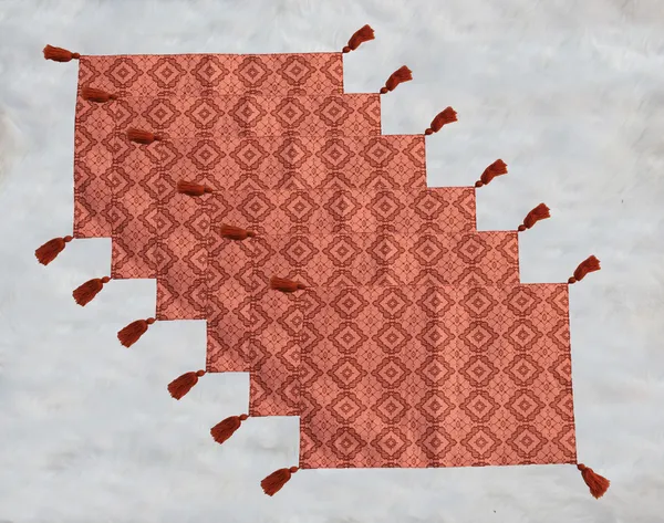 Pack_of_6_Piece_Cotton_Rust_Interlocking_Diamond_Collection_Place_Mat-For_Dinning_Table,_Center_Room_and_Kitchen
