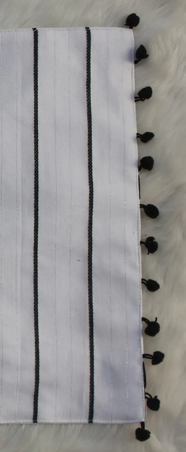 Pack_of_18_Piece_Cotton_White-Black_Pin_Stripe_Pompom_Collection_Place_Mat_With_Napkin-For_Dinning_Table,_Center_Room_and_Kitchen