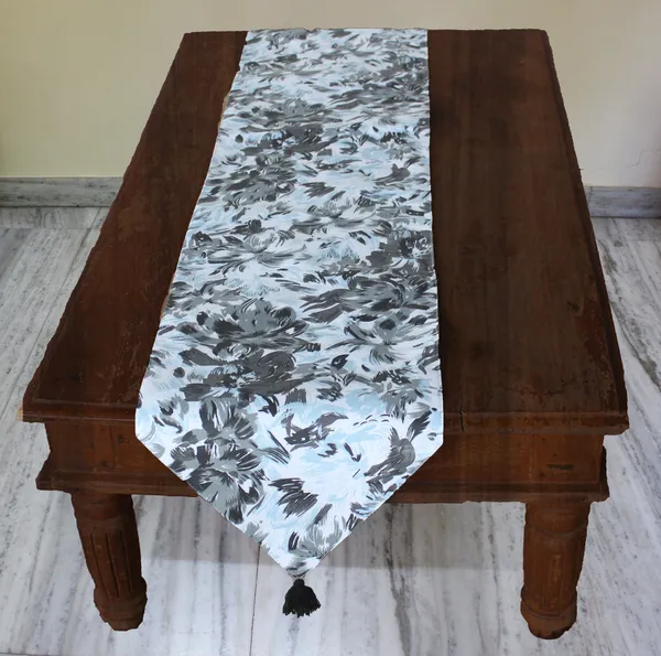 Pack_of_1_Piece_Cotton_Black_Rosy_Reflections_Collection_Table_Runner_For_Dining_&_Center_Table