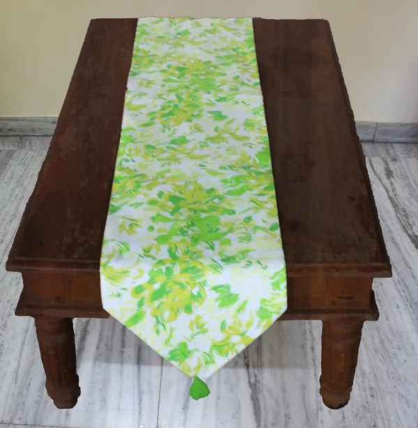 Pack_of_1_Piece_Cotton_Green_Rosy_Reflections_Collection_Table_Runner_For_Dining_&_Center_Table