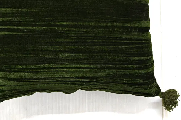 Pack_of_2_Pieces_Polyester_Green_Modern_Farmhouse_Crush_Velvet_Collection_Cushion_Cover-For_Living_room_&_Bedroom