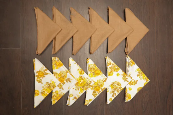 Rose_Printed_Yellow_Table_Runner_With_Place_Mat_and_Napkin-Dining_&_Center_Table_for_Decoration_and_Party