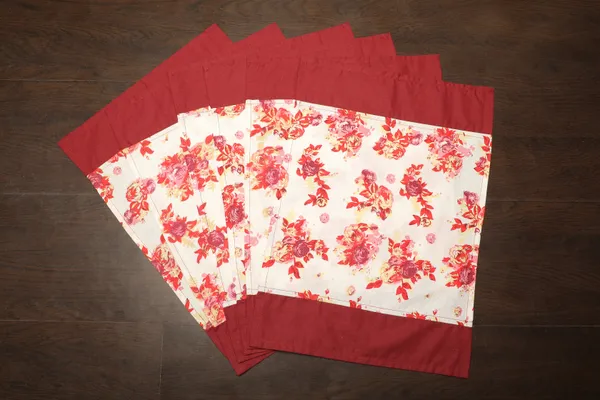 Rose_Printed_Maroon_Table_Runner_With_Place_Mat_and_Napkin-Dining_&_Center_Table_for_Decoration_and_Party