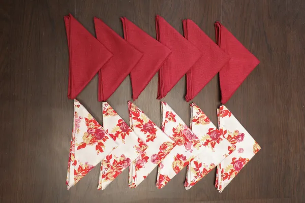 Rose_Printed_Maroon_Table_Runner_With_Place_Mat_and_Napkin-Dining_&_Center_Table_for_Decoration_and_Party