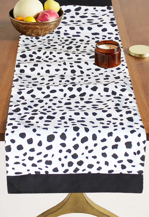 Pack_of_1_Piece_Cotton_Printed_Black_Doffy_Dots_Collection_Table_Runner-for_Dining_&_Center_Table