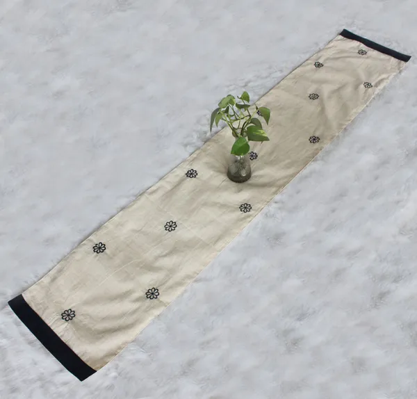 Pack_of_1_Piece_Cotton_Blue_Eric_Flora_Embroidery_Collection_Table_Runner_For_Dining_&_Center_Table