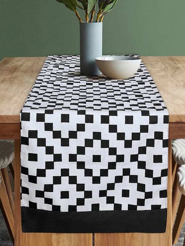 Pack_of_1_Piece_Cotton_Black__Fun_With_Checks_Printed_Table_Runner-for_Dining_&_Center_Table
