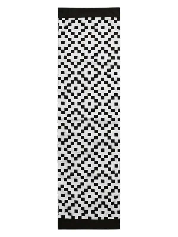Pack_of_1_Piece_Cotton_Black__Fun_With_Checks_Printed_Table_Runner-for_Dining_&_Center_Table