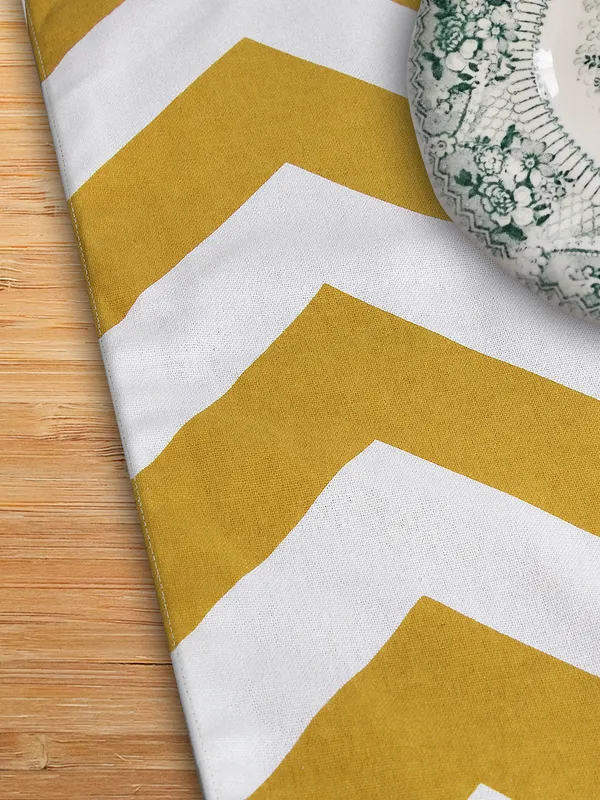 Pack_of_1_Piece_Cotton_Yellow_Chevron_Printed_Collection_of_Table_Runner-_for_Dining_&_Center_Table