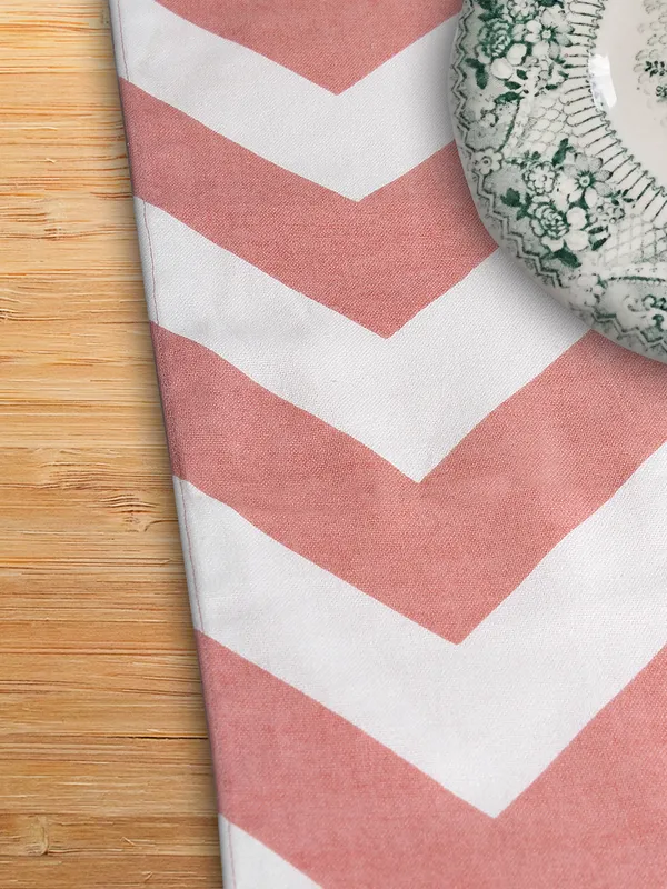 Pack_of_1_Piece_Cotton_Pink_Chevron_Printed_Collection_of_Table_Runner-_for_Dining_&_Center_Table