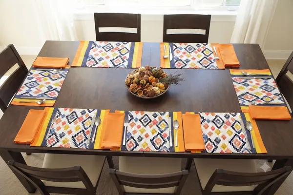 Pack_of_18_Pieces_Cotton_Multicolour_Abstract_Printed_Place_Mat_With_Napkin_for_Dining_and_Center_Table