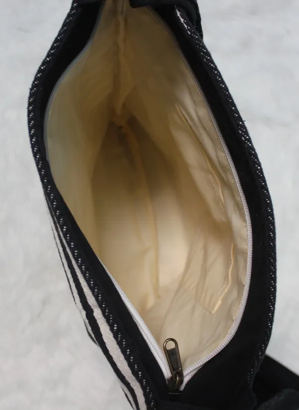 Pack_of_1_Piece_Premium_Cotton_Black_Cream_Stripe_Villa_Collection_Crossbody_Messenger_Shoulder_Bag_for_Women,_Men,_Girl_&_Boy