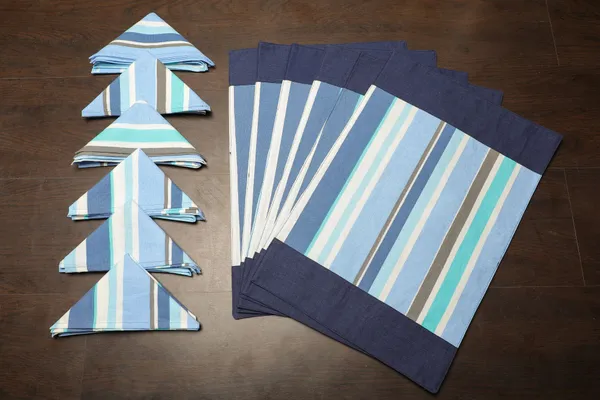 Pack_of_18_Pieces_Cotton_Blue_Stripe_Place_Mat_With_Place_Mat_for_Dining_and_Center_Table